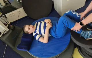 Tomáško bojujeme s DMO a epilepsiou. Pomôžme mu cvičiť.