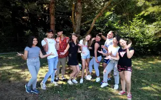 Oslávte s nami 20 rokov Divých Makov a podporte vzdelávanie rómskych detí!