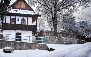 Zachráňme spolu posledný dom so slamenou strechou v Bartošovej Lehôtke