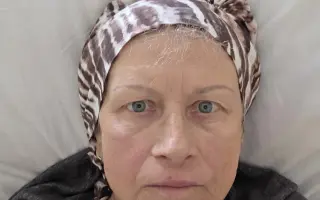 Pomôžme Tatiane v boji s rakovinou. Poisťovňa jej liečbu nepreplatí.