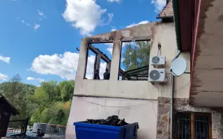 Pomôžte nám obnoviť vyhorenú chatu Lodiar pri Počúvadlianskom jazere
