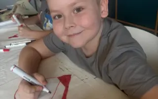 Malý bojovník Theo, ktorý nestráca úsmev: Darujme chlapcovi šancu na život.