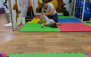 Anička s autizmom bojuje každý deň. Pomôžme jej napredovať!