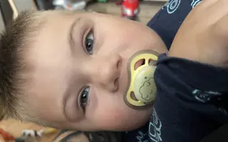 Pomôžme mame a malému Adamkovi s autizmom