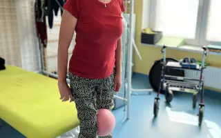 Iveta zápasí so sklerózou. Pomáhajú jej rodičia, ktorí majú cez 90 rokov.