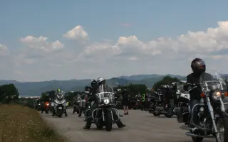 Keď motorky hrmia pre detský úsmev: podporte Rodinný moto-zraz v Žilinskom kraji