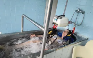 Pomôžme Katke s detskou mozgovou obrnou – spastickou kvadruparézou rehabilitovať