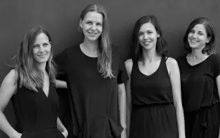 Tam vonku: pošlime  do sveta knihu o architektonických zásahoch [1:1] Workshopu