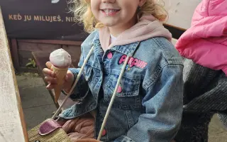 Emily má na "viac"! Pomôžme jej ďalej napredovať. Emily má na "viac"! Pomôžme jej ďalej napredovať.