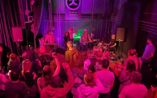 Pomôžte nám udržať Klub Za Oponou aj v roku 2026