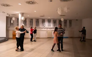 Stretnutia pri tanci: Pomôžte nám udržať priestor pre radosť z tanca