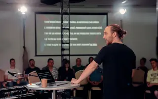 Pomôž nám pokračovať v prinášaní Božieho Ohňa cez sociálne siete