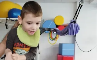 Prekonal operáciu srdiečka aj náročné diagnózy. Podporme Lukáška.