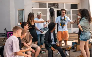 Podporte vznik krátkého študentského filmu "You're not Alone"