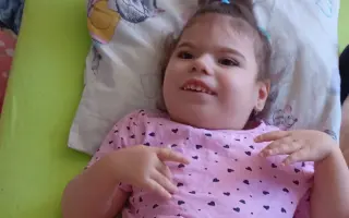 Náročné diagnózy ju nezastavili. Pomôžme Viktorke napredovať.