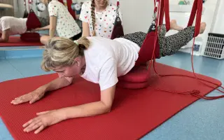 Iveta zápasí so sklerózou. Pomáhajú jej rodičia, ktorí majú cez 90 rokov.