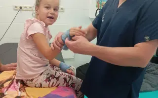 Anička s autizmom bojuje každý deň. Pomôžme jej napredovať!