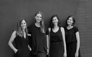 Tam vonku: pošlime  do sveta knihu o architektonických zásahoch [1:1] Workshopu