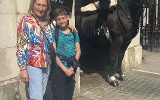 Pomôžme Dominicovi s maminou vrátiť sa domov