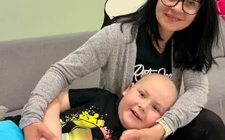 Malý bojovník Theo, ktorý nestráca úsmev: Darujme chlapcovi šancu na život.