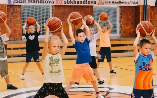 Školský basketbalový klub Handlová: Prihrajte nám lepšie podmienky pre športujúcu mládež!