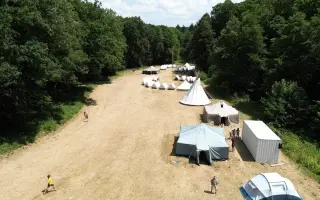 Pomôž nám uložiť táborové spomienky do plechového domova