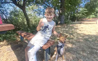 Pomôžme 7-ročnému Adriánkovi znovu vykročiť – čaká ho prvý školský deň