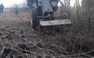 Pomôžte nášmu tatinovi opraviť traktor, ktorý je jeho zdrojom obživy
