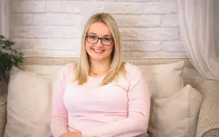 Pomôžme Monike po ťažkej cievnej príhode na ceste späť k rodine