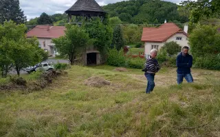 Pomôžte mám odkryť históriu ruín stredovekého kostolíka v našej obci