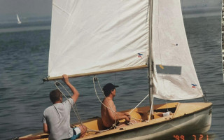 Podporte opravu staršej loďky pre juniora