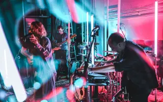 Pomôžte nám udržať Klub Za Oponou aj v roku 2026