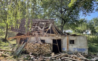 Podporte príbeh premeny ruiny na malú dielňu