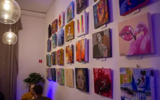 Kniha BOOK WITH .ART spája 70 svetových umelcov do výnimočnej knihy