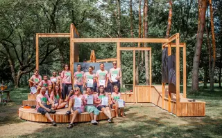 Tam vonku: pošlime  do sveta knihu o architektonických zásahoch [1:1] Workshopu