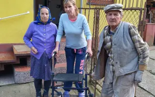 Iveta zápasí so sklerózou. Pomáhajú jej rodičia, ktorí majú cez 90 rokov.