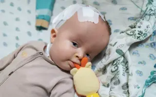 Pomôžme 4-ročnému Samkovi postaviť sa na vlastné nohy Pomôžme 4-ročnému Samkovi postaviť sa na vlastné nohy