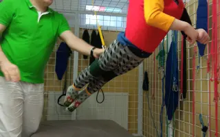 Pomôžme Jakubkovi cestovať na terapie a do školy