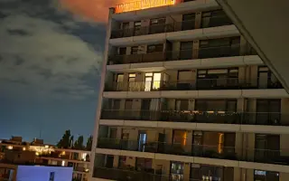 Pomôžme znovu začať rodine, ktorá unikla plameňom