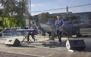 Keď oči nevidia, srdce hrá – darujme Miňovi nové klávesy