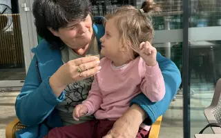 Pomôžme Emke urobiť krok vpred