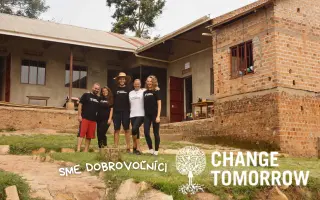 S prázdnym bruchom sa učí ťažko: Školská kuchyňa pre deti v Ugande