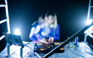 VLNY | Prinesme moderné umenie na východ Slovenska VLNY | Prinesme moderné umenie na východ Slovenska