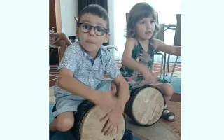 Pomôžte súrodencom pripraviť sa na bežný život