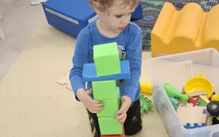 Pomôžme Dominikovi s detským autizmom naďalej napredovať