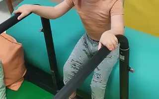 Pomôžme malému Tobiaskovi postaviť sa na nohy