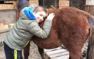 Sedlo pre Nathanka – chlapca so snom jazdiť na svojom koňovi Romeovi