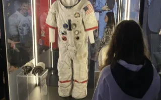 Pomôžme Lilien splniť si sen o štúdiu astronómie v USA a priblížiť sa k NASA