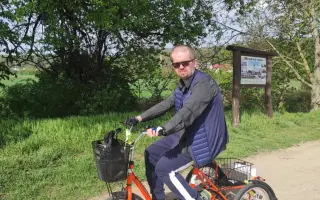Prispejme  Ivkovi na nový trojkolesový bicykel, ktorý mu zlepší život