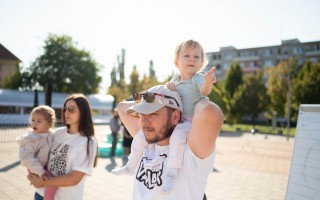 1000 Pull up Challenge podporuje Lunu a Sáru, pridaj sa k nám